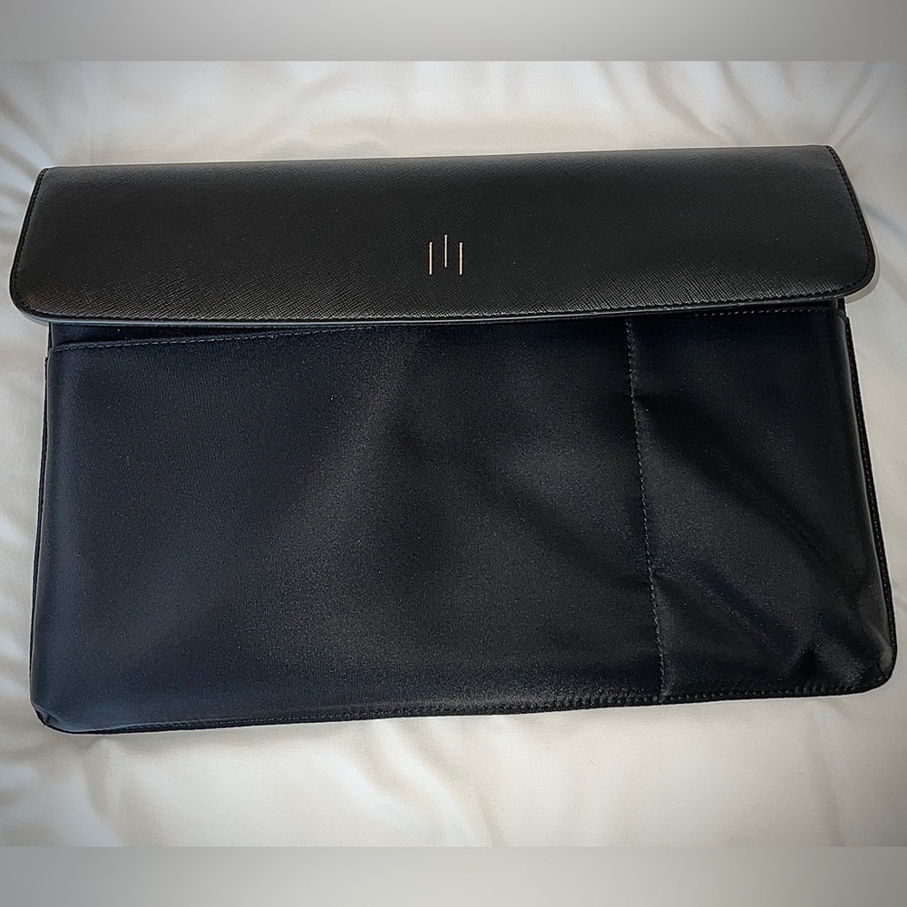 Elegant Black Shoulder Bag - Picture 3 of 11